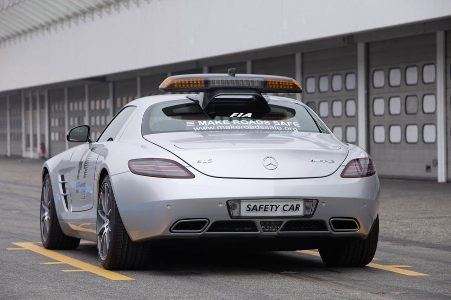  Mercedes-Benz SLS AMG Safety Car 2012 года  (фото 5 из 8)